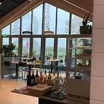 Tenthuisje In Het Groen, Met Eigen Badkamer Callantsoog