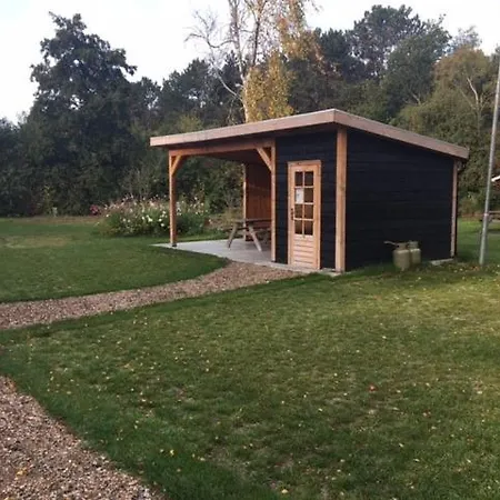 Tenthuisje In Het Groen, Met Eigen Badkamer