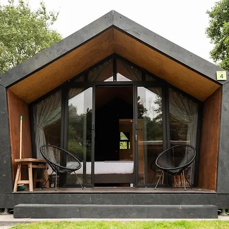 Parque de Campismo Tenthuisje In Het Groen, Met Eigen Badkamer