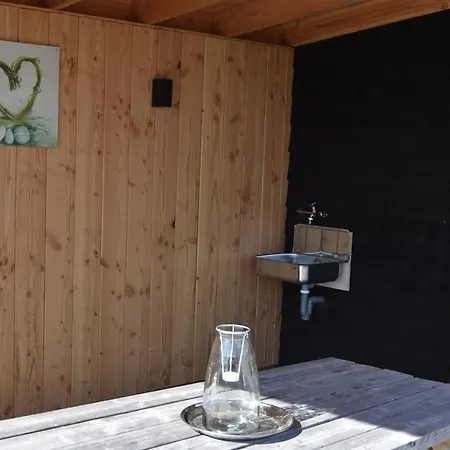 Tenthuisje In Het Groen, Met Eigen Badkamer Camping Callantsoog